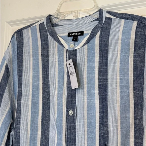 NWT Express Men's Casual Blue and White Striped Shirt - Picture 2 of 3